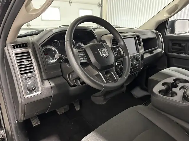 RAM 1500 Classic Express cabine d'équipe 4x4 caisse de 5 pi 7 po - Photo 14