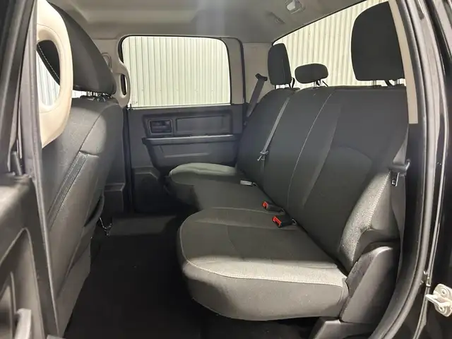 RAM 1500 Classic Express cabine d'équipe 4x4 caisse de 5 pi 7 po - Photo 16