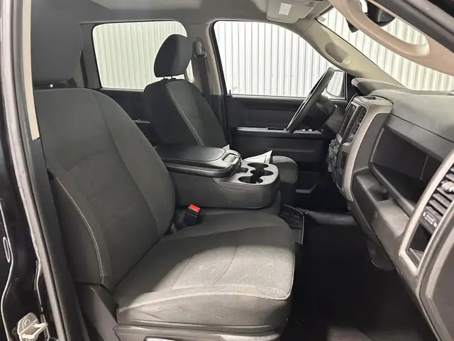 RAM 1500 Classic Express cabine d'équipe 4x4 caisse de 5 pi 7 po - Photo 18