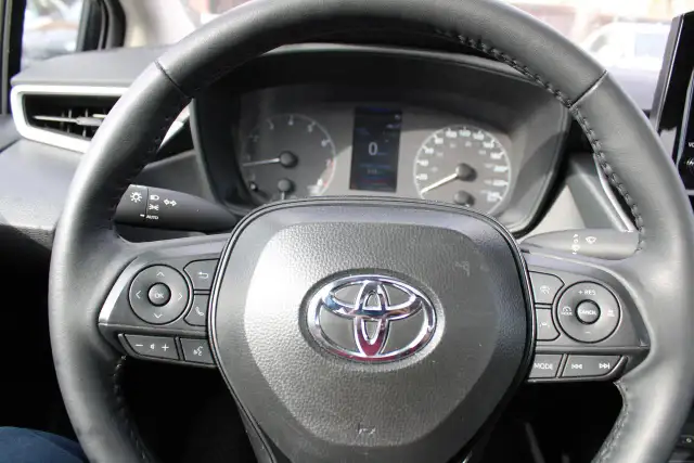 2025 Toyota Corolla LE - Photo 14