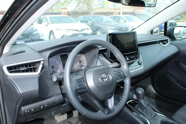 2025 Toyota Corolla LE - Photo 17