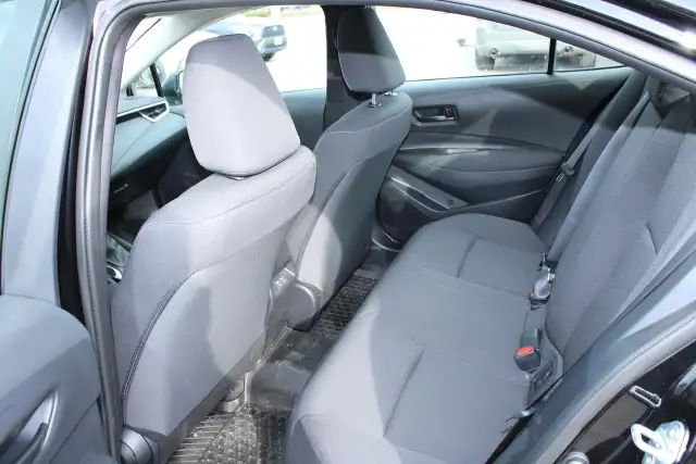 2025 Toyota Corolla LE - Photo 19