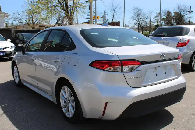 2025 Toyota Corolla LE With Sunroof - Photo 5