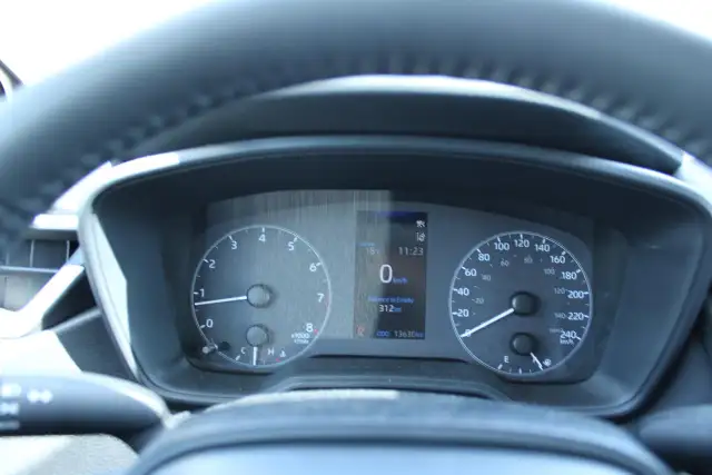 2025 Toyota Corolla LE With Sunroof - Photo 18