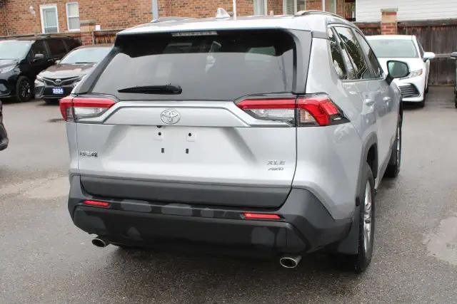 2024 Toyota RAV4 XLE AWD - Photo 4