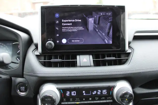 2024 Toyota RAV4 XLE AWD - Photo 18