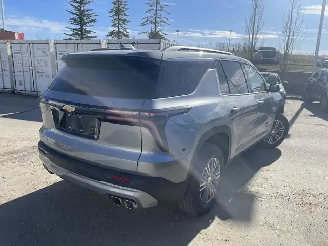 2026 Chevrolet Traverse LT 2.5L | Heated Seats & Steering Wheel - Photo 5