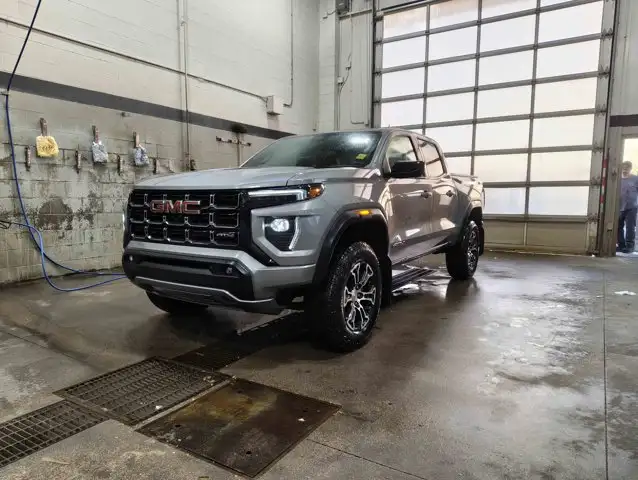 2024 GMC Canyon AT4 Premium 2.7T | Technology Plus/Safety - Photo 4
