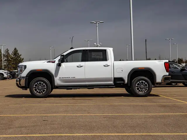 2026 GMC Sierra 3500HD SLE - Photo 5