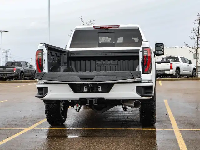 2026 GMC Sierra 3500HD AT4 - Photo 9