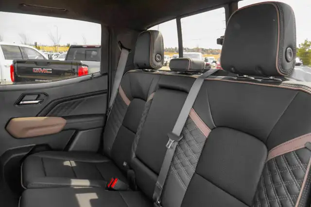 2026 GMC Canyon Denali - Photo 31