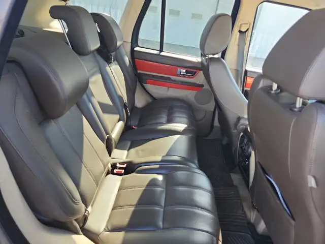 2011 Land Rover Range Rover Sport - Photo 16