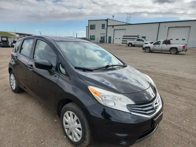 2015 Nissan Versa Note - Photo 2