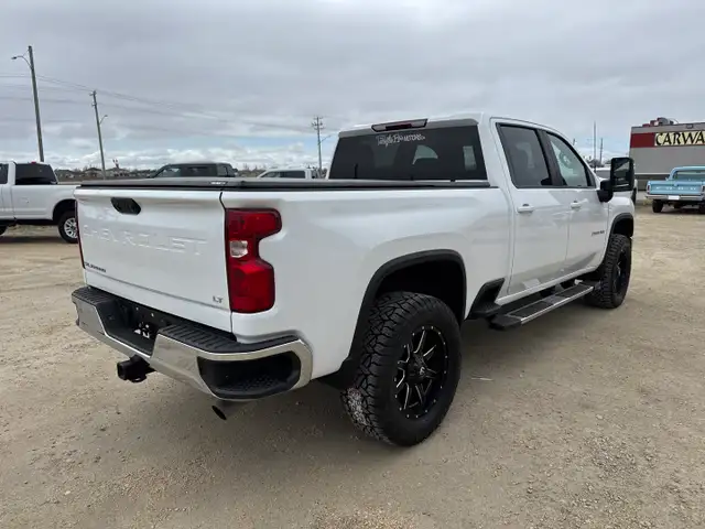2024 Chevrolet Silverado 2500HD - Photo 9