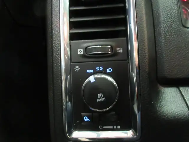 RAM 1500 CLASSIC 2022 EXPRESS NIGHT EDITION CREW-CAB V-6 3.6 LIT - Photo 12