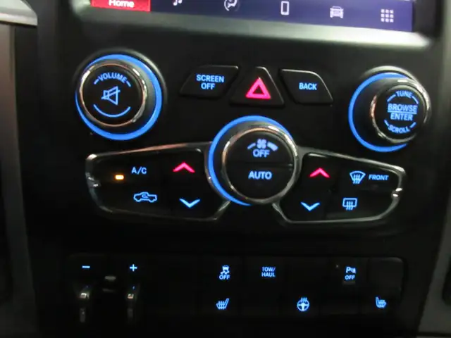 RAM 1500 CLASSIC 2022 EXPRESS NIGHT EDITION CREW-CAB V-6 3.6 LIT - Photo 17