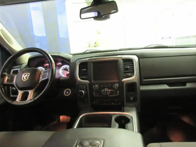 RAM 1500 CLASSIC 2022 EXPRESS NIGHT EDITION CREW-CAB V-6 3.6 LIT - Photo 22