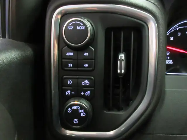 CHEVROLET SILVERADO 2022 LT Z-71 CREW-CAB V-8 5.3 LITRES 4X4 BOI - Photo 11