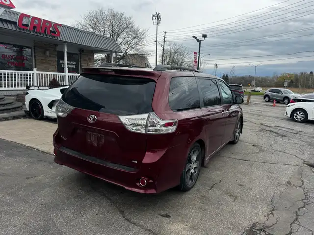2015 Toyota Sienna 5dr SE 8-Pass FWD - Photo 7