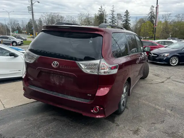2015 Toyota Sienna 5dr SE 8-Pass FWD - Photo 10