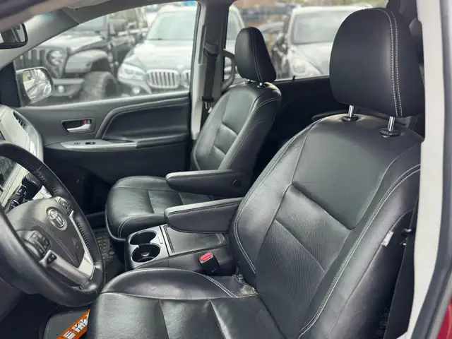 2015 Toyota Sienna 5dr SE 8-Pass FWD - Photo 14