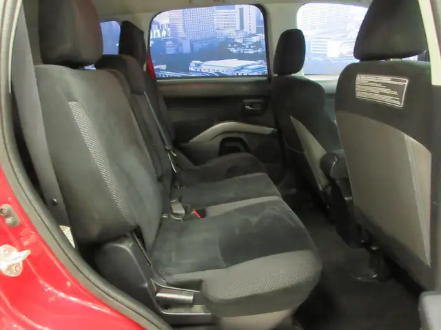 MITSUBISHI OUTLANDER 2012 LS V6 AWD 7 PASSAGERS - Photo 12