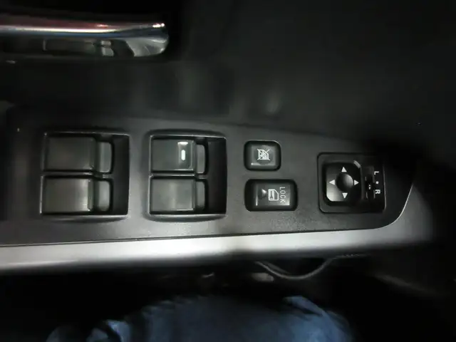 MITSUBISHI OUTLANDER 2012 LS V6 AWD 7 PASSAGERS - Photo 22