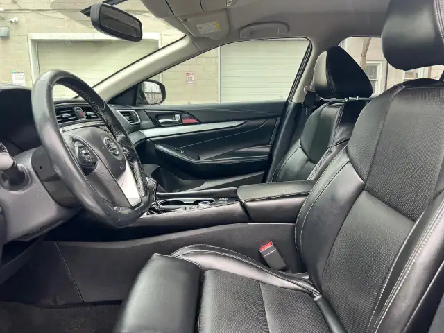2017 Nissan Maxima LEATHER-NAV-BACK CAM-HEATED SEATS & MORE! - Photo 10