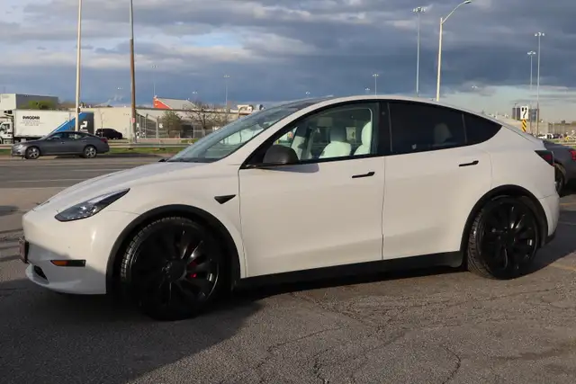 2021 Tesla Model Y - Photo 3