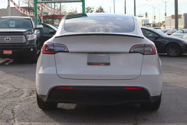 2021 Tesla Model Y - Photo 6