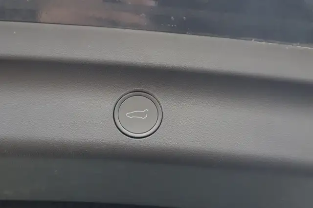 2021 Tesla Model Y - Photo 8