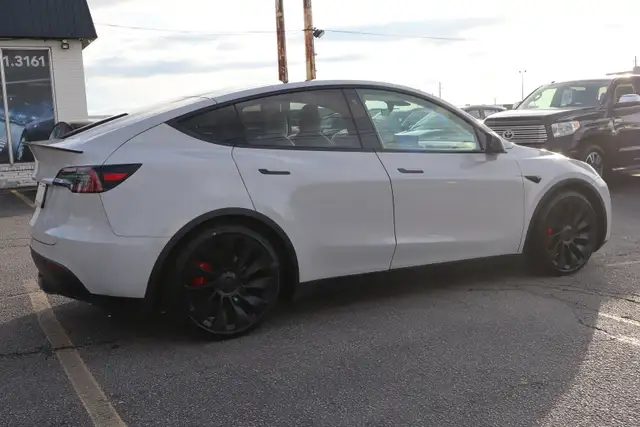 2021 Tesla Model Y - Photo 9