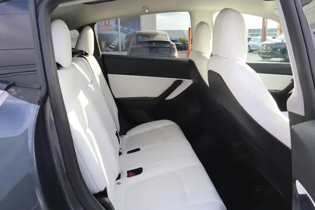 2021 Tesla Model Y - Photo 13