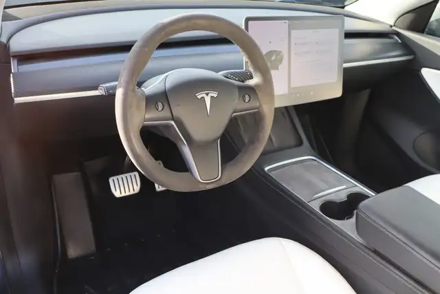 2021 Tesla Model Y - Photo 17