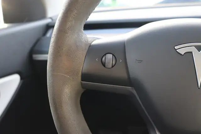 2021 Tesla Model Y - Photo 20