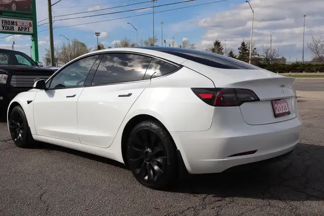 2023 Tesla Model 3 - Photo 5