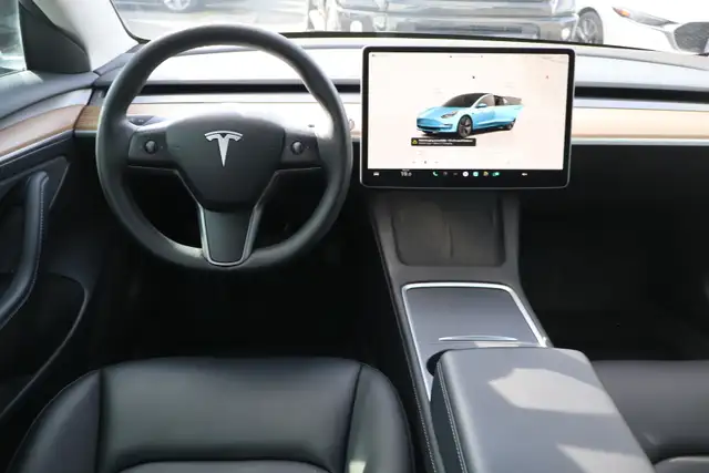 2023 Tesla Model 3 - Photo 10