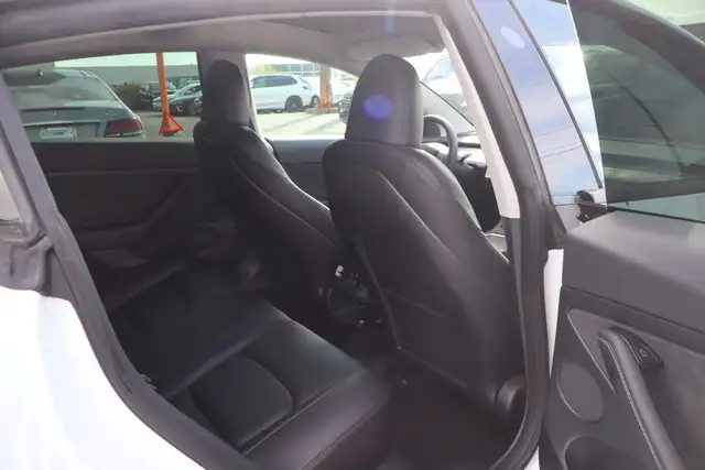 2023 Tesla Model 3 - Photo 14