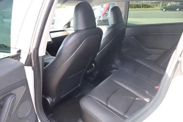2023 Tesla Model 3 - Photo 15