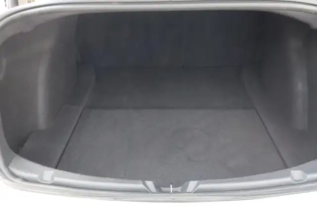 2023 Tesla Model 3 - Photo 22