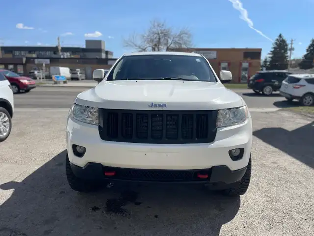 2011 Jeep Grand Cherokee Laredo - Photo 2