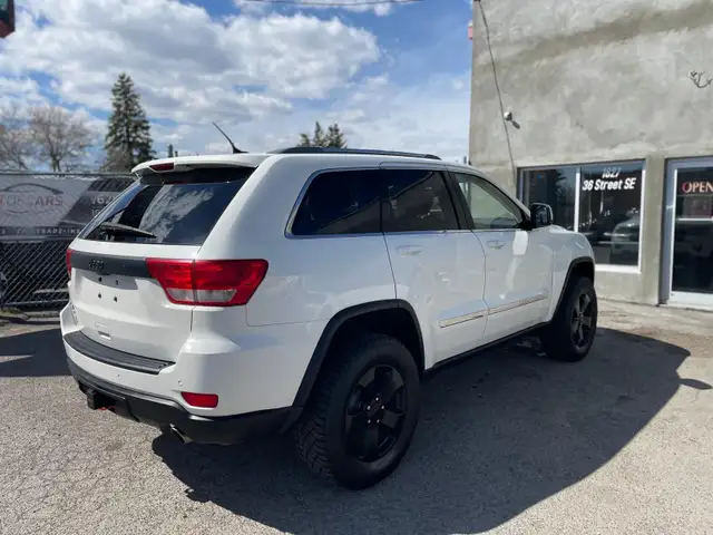 2011 Jeep Grand Cherokee Laredo - Photo 4