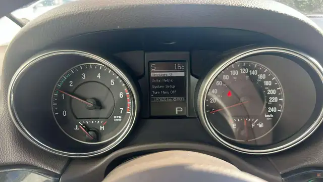 2011 Jeep Grand Cherokee Laredo - Photo 9