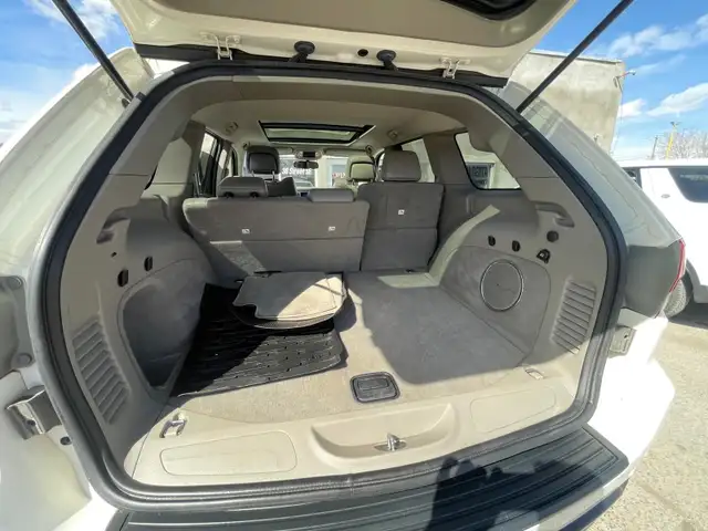 2011 Jeep Grand Cherokee Laredo - Photo 17