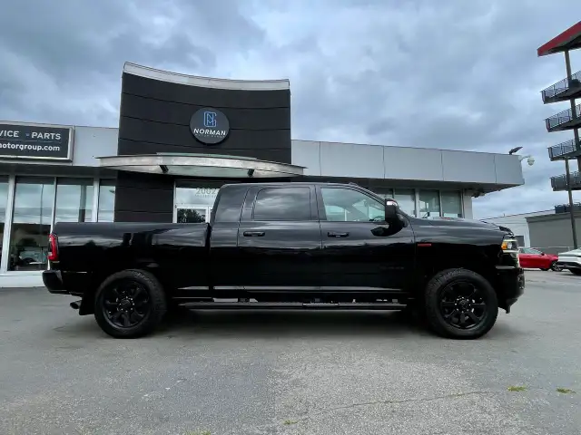 2023 RAM 3500 Laramie 4x4 Mega Cab DIESEL AISIN NIGHT EDITION - Photo 8