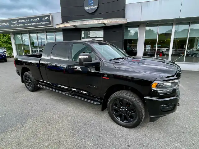 2023 RAM 3500 Laramie 4x4 Mega Cab DIESEL AISIN NIGHT EDITION - Photo 9