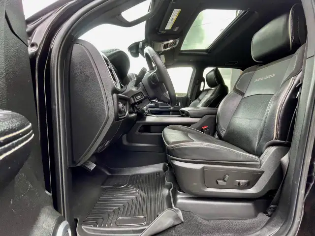 2023 RAM 3500 Laramie 4x4 Mega Cab DIESEL AISIN NIGHT EDITION - Photo 21