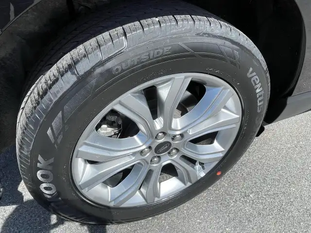 2024 Ford Edge Titanium - Photo 11