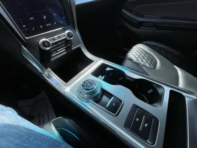 2024 Ford Edge Titanium - Photo 23