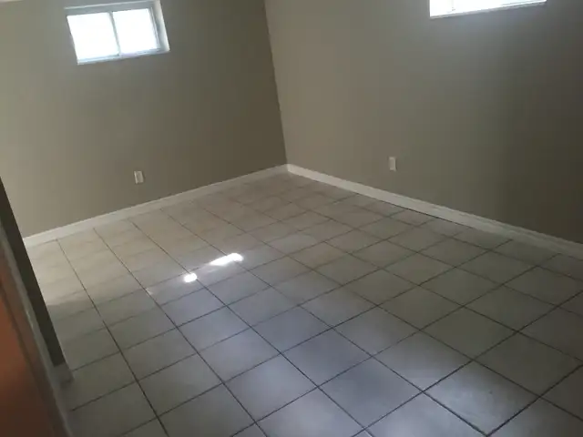 Legal one bedroom apartment - Photo 3